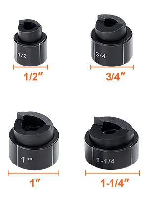 quattro punzoni espulsori in acciaio etichettati 1/2", 3/4", 1" e 1-1/4". Kit punzoni espulsori idraulici VEVOR.