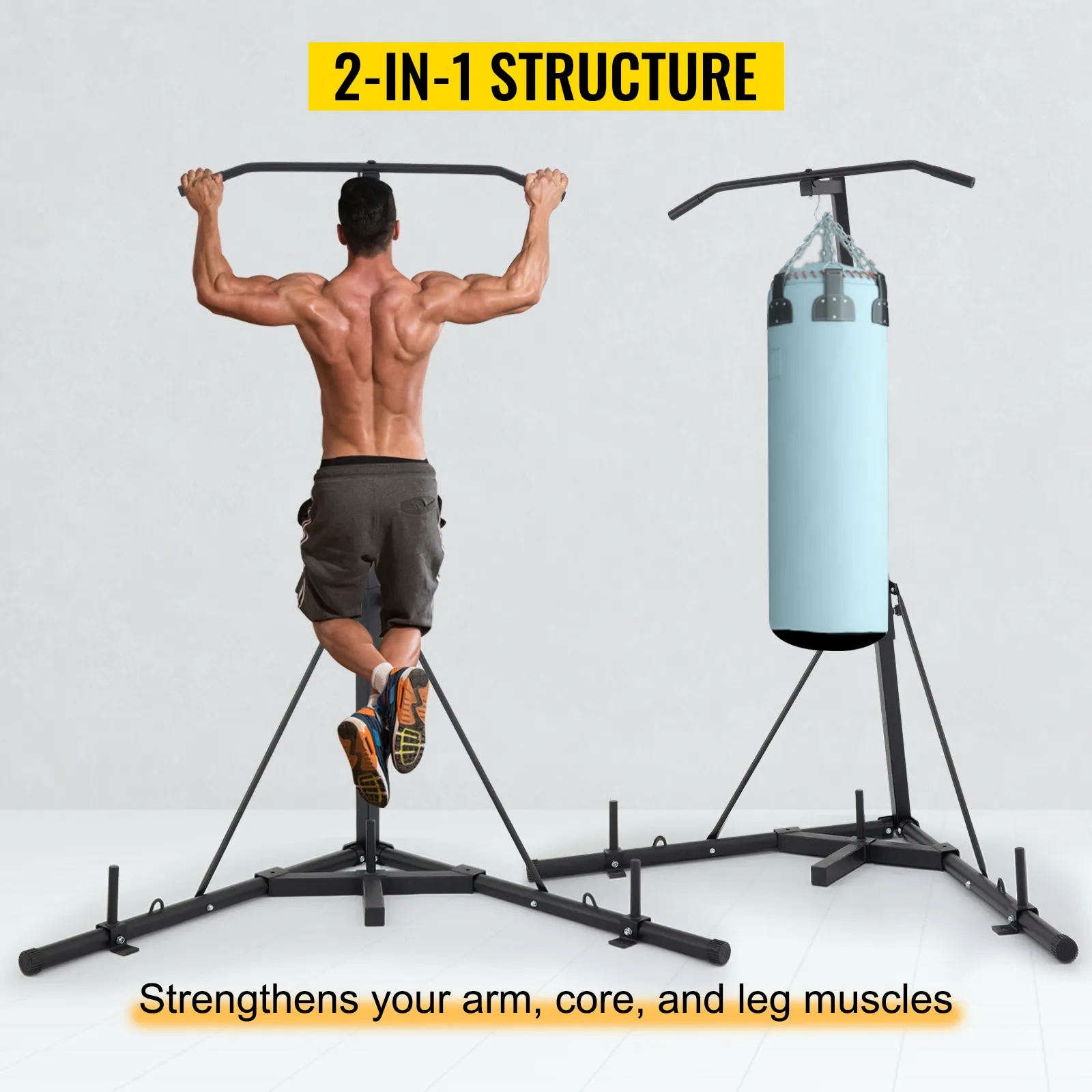 Hombre usando una barra de dominadas unida a un soporte para bolsa pesada VEVOR con una bolsa pesada a su lado.