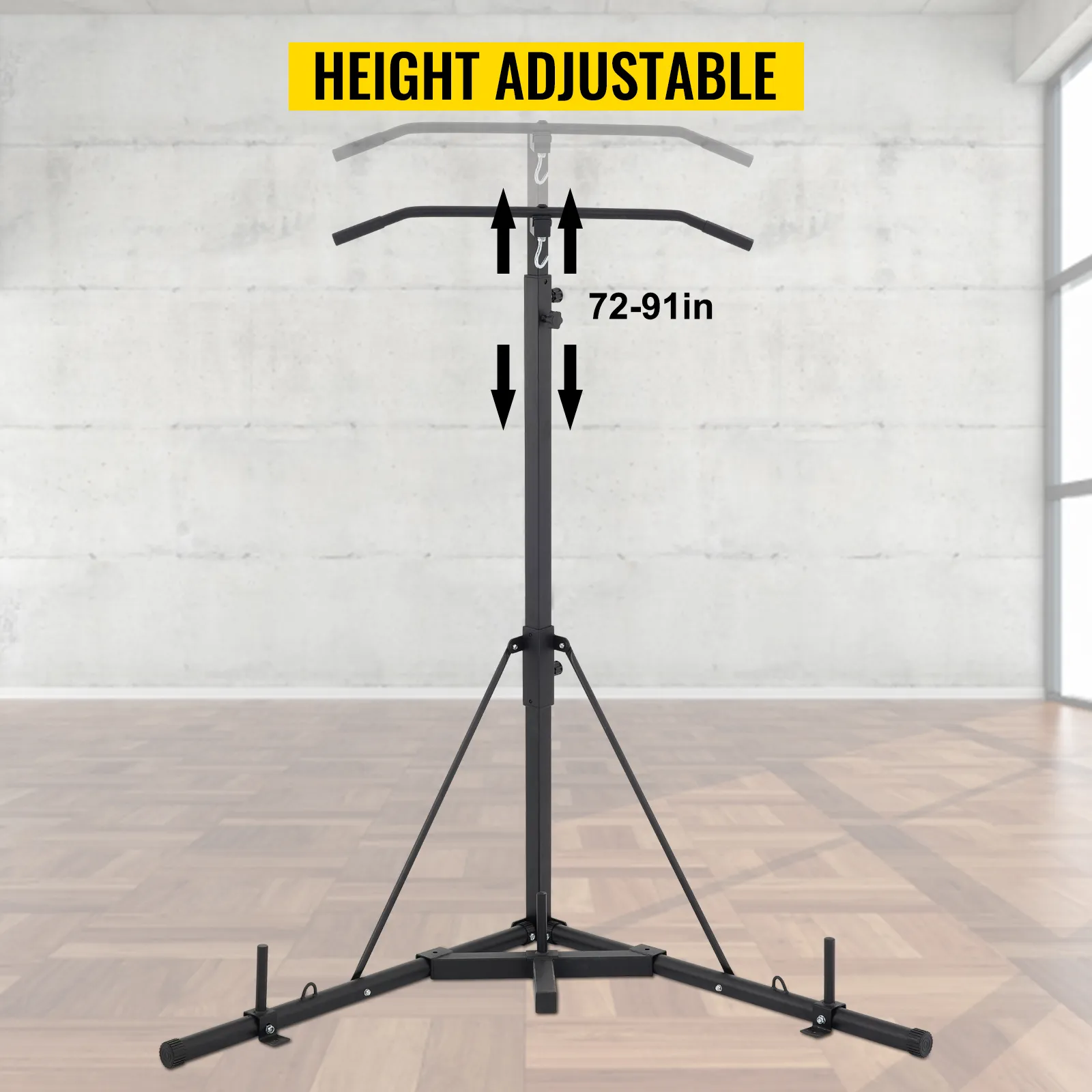 Soporte para saco pesado VEVOR con altura ajustable de 72 a 91 pulgadas en una habitación espaciosa.