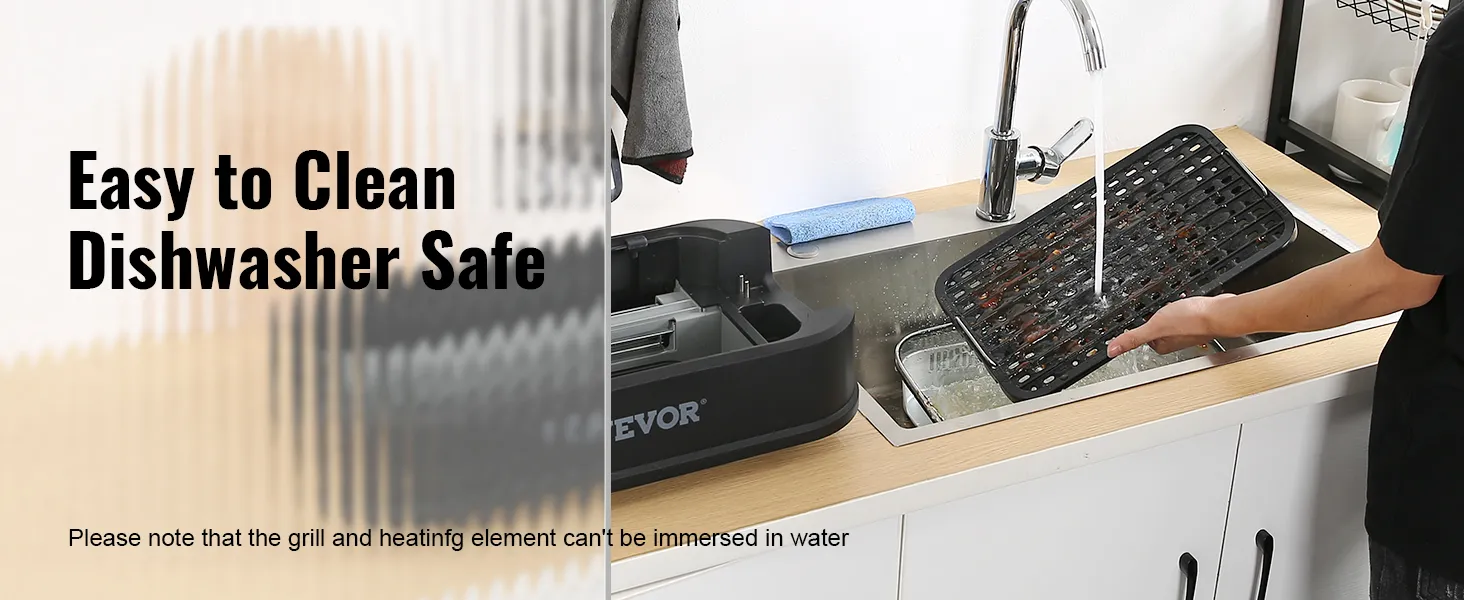 Limpiar la rejilla de la parrilla interior sin humo VEVOR con agua corriente en el fregadero de la cocina. Fácil de limpiar.