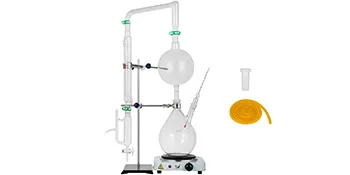 Kit de destilación de aceites esenciales VEVOR con aparato de vidrio y tubo amarillo.