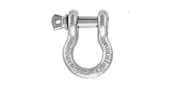 heavy-duty steel shackle from the VEVOR chain and binder kit for secure load binding.