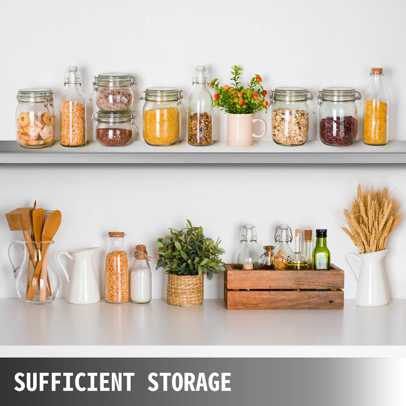 Cocina con frascos, plantas, utensilios en el estante de concesión VEVOR para un almacenamiento suficiente.