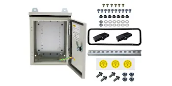 Gabinete eléctrico VEVOR abierto con hardware de montaje, sellos, tornillos y soportes cuidadosamente dispuestos.