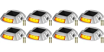 Ocho luces de entrada solares VEVOR con LED ámbar y tornillos de montaje.