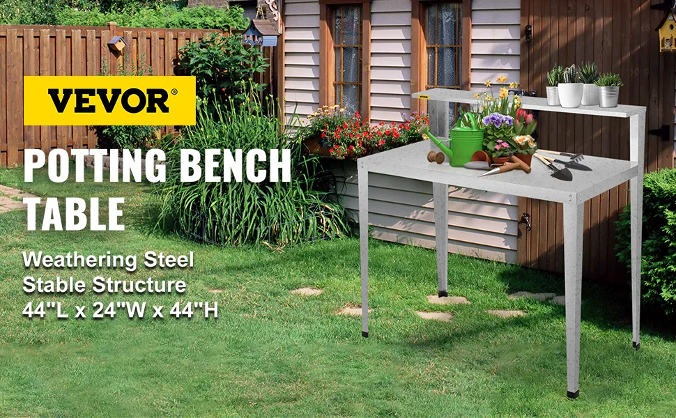 Banco para macetas VEVOR exhibido en un jardín junto a una cerca de madera y una pared de la casa.