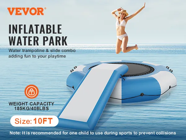VEVOR opblaasbare watertrampoline met glijbaan waarop iemand kan springen in een serene oceaanomgeving.