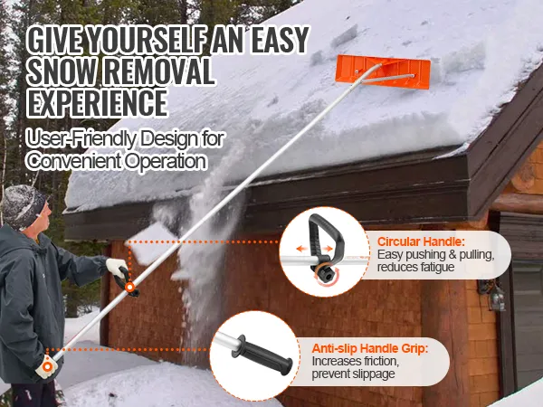 Con el rastrillo quitanieves VEVOR, una persona puede quitar la nieve del techo de una casa con facilidad y comodidad.