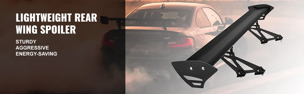 Alerón trasero ligero en un automóvil con fondo ahumado; alerón de ala VEVOR gt.