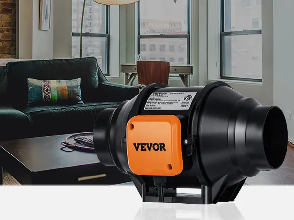 Sala de estar moderna con paredes de ladrillo, sofá verde y ventilador de conducto en línea VEVOR sobre una mesa de café.