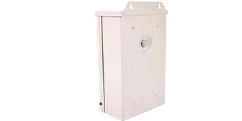 Transformador de luz de piscina VEVOR blanco con carcasa de metal y soportes de montaje.