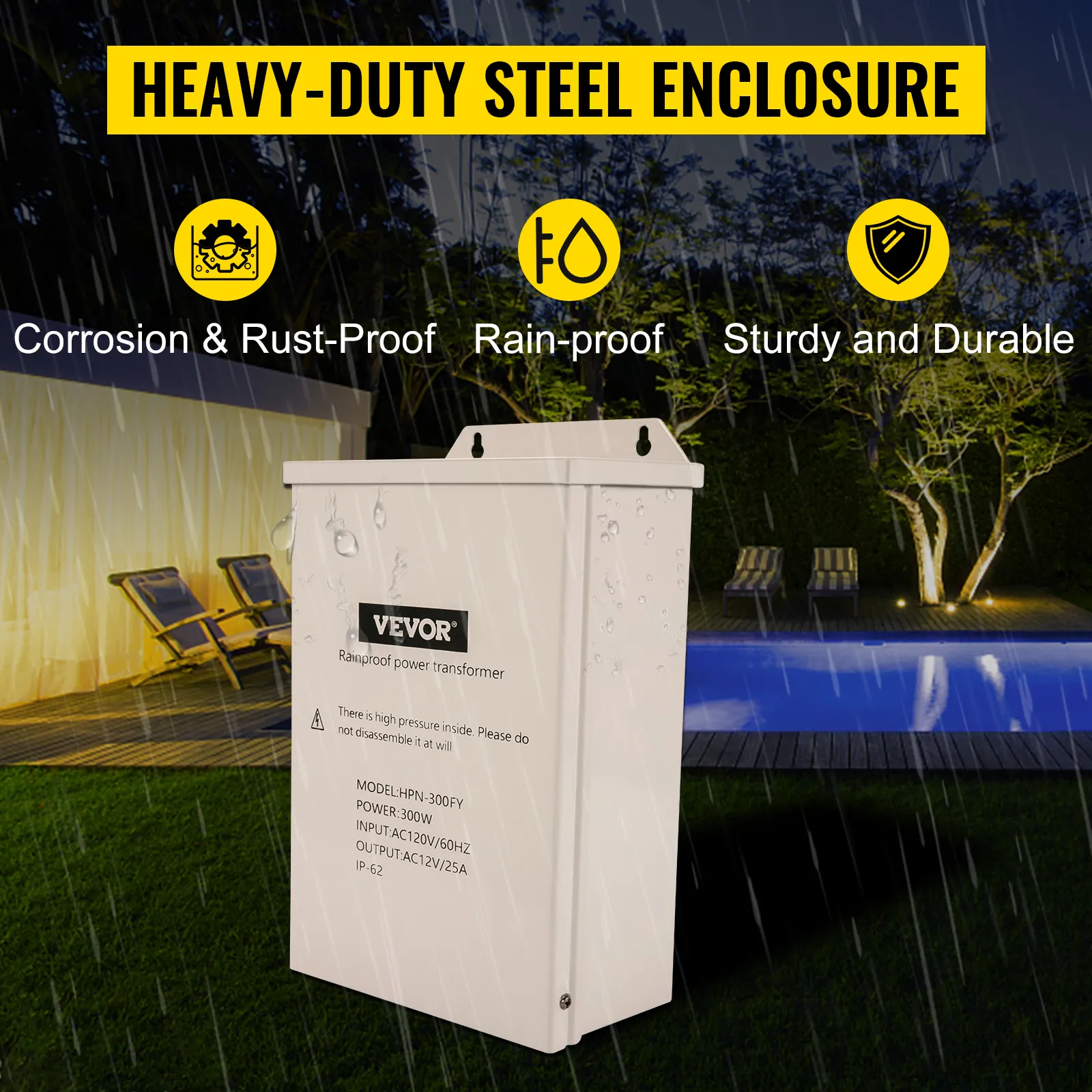 Transformador de luz de piscina VEVOR en una carcasa de acero resistente a la lluvia cerca de una piscina iluminada.
