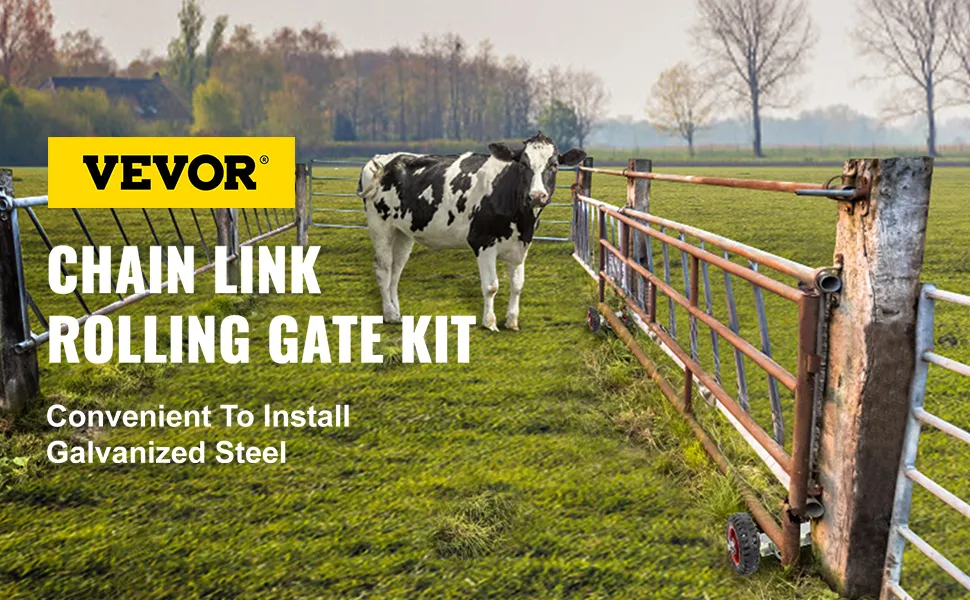 Zestaw bramy rolowanej VEVOR z ogniwami łańcuchowymi na polu z krową i drzewami w tle.