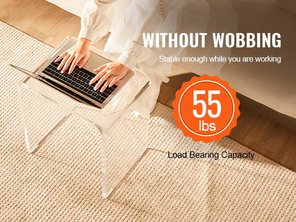 VEVOR-Beistelltisch aus Acryl zum Arbeiten am Laptop, trägt ein Gewicht von 55 Pfund, neben einem beigen Sofa.