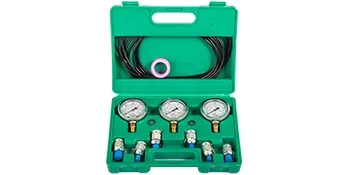 Kit de prueba de presión hidráulica VEVOR en un estuche verde con manómetros y conectores.