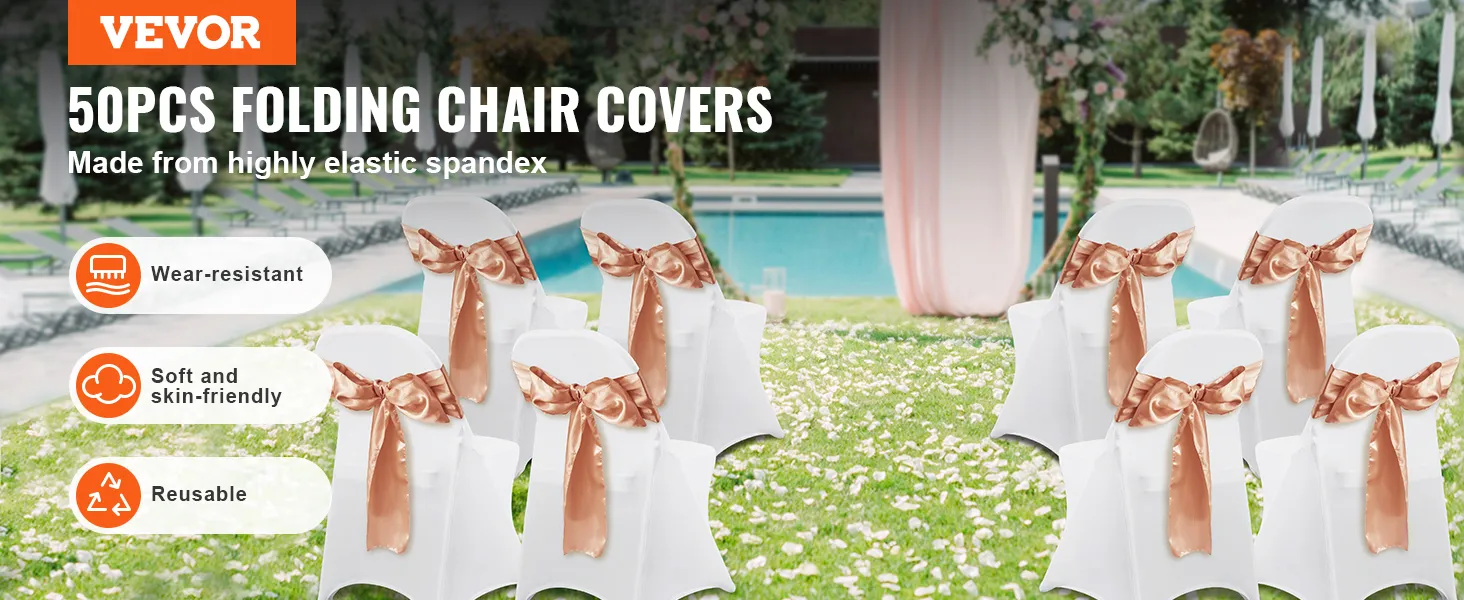 VEVOR spandex stoelhoezen in het wit met perzikkleurige strikken, tentoongesteld buiten bij een zwembad op een bruiloft.