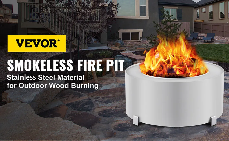 Brasero sin humo VEVOR en un patio trasero con exterior de acero inoxidable.