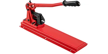 Roter VEVOR-Tischhammer mit schwarzem Griff auf stabilem Sockel.