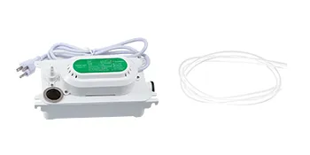 Bomba de condensado VEVOR blanca con cable de alimentación y tubos sobre un fondo blanco limpio.