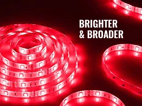 Tiras de luz LED rojas que brillan con el texto "más brillante y más amplio" - Exhibidor de botellas de licor LED VEVOR.