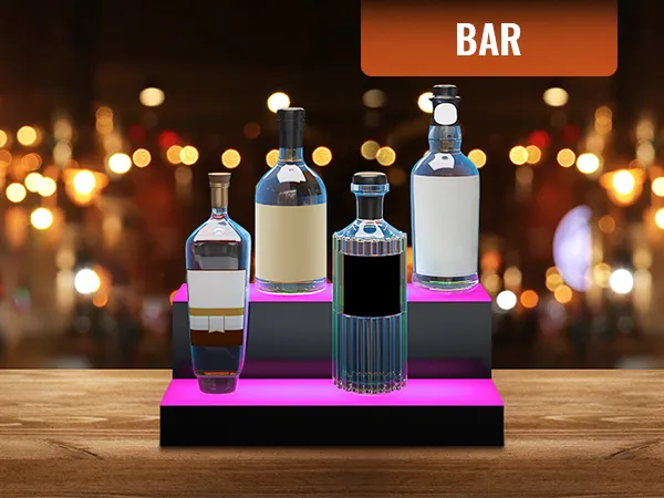 Exhibición de botellas de licor LED VEVOR en un mostrador de bar con fondo de luces bokeh.