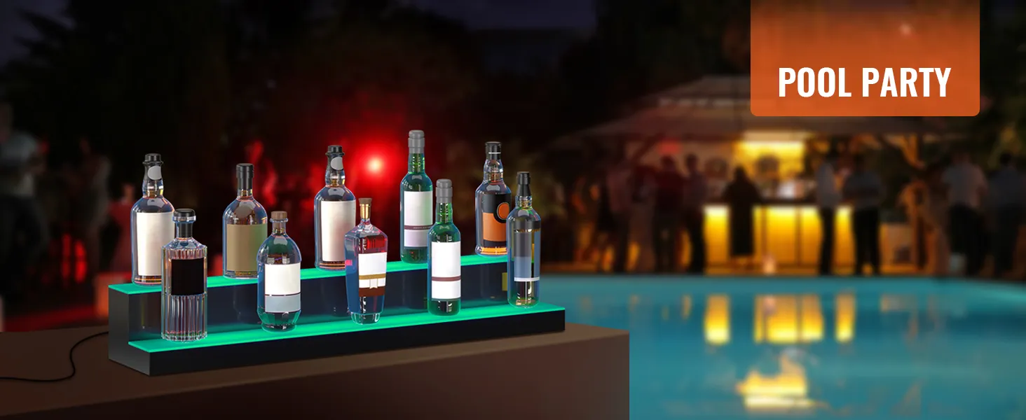 Estante para licores iluminado con LED VEVOR en una vibrante fiesta en la piscina con botellas exhibidas en él.