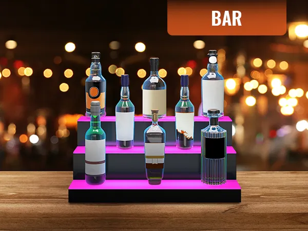 Exhibición de botellas de licor iluminada con LED VEVOR con botellas en un entorno de barra con poca iluminación.
