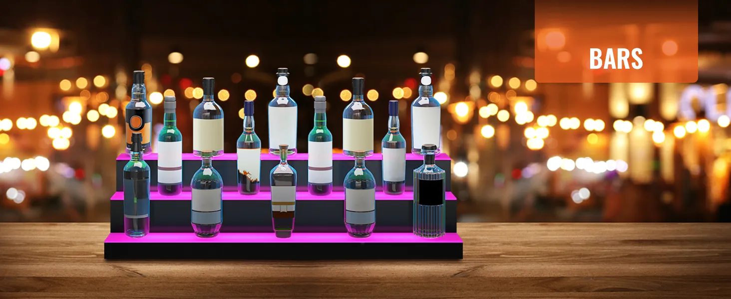 Exhibición colorida de botellas de licor con LED VEVOR en un mostrador de bar con luces borrosas en el fondo.