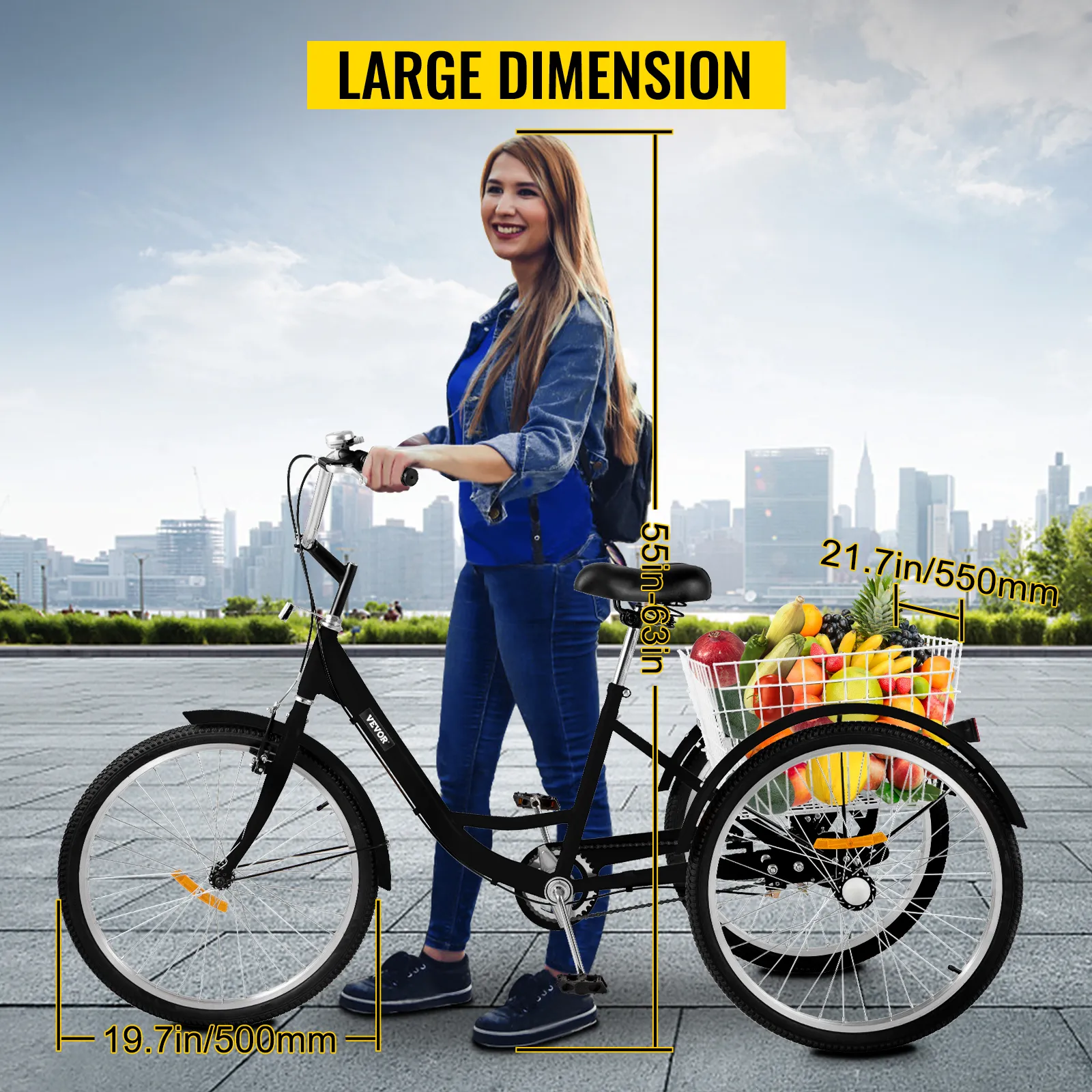 Triciclo para adultos VEVOR en uso, destacando sus grandes dimensiones y su cesta repleta de comestibles.