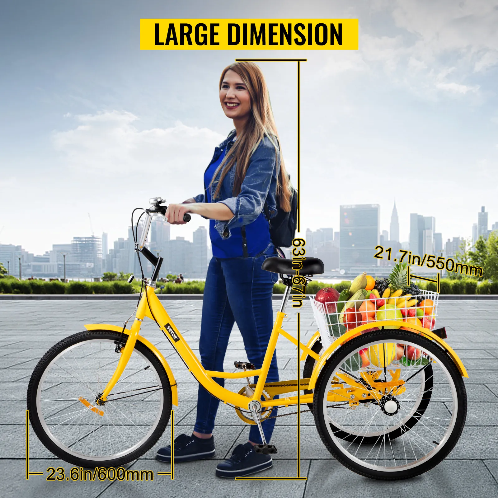 Triciclo VEVOR de color amarillo para adultos con grandes dimensiones y cesta trasera repleta de frutas.