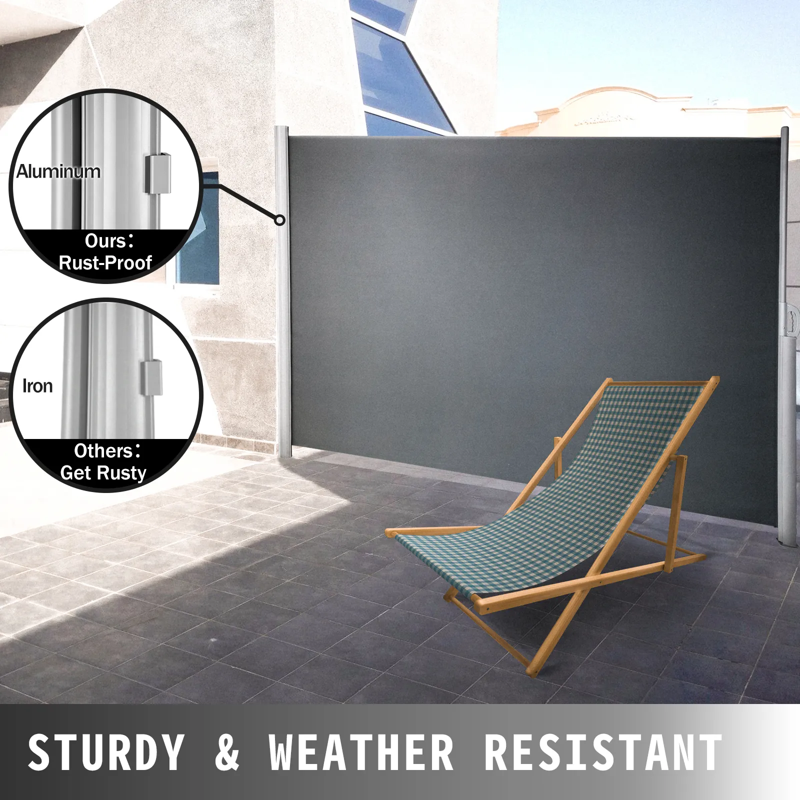 Toldo lateral retráctil VEVOR en patio con silla de madera, que muestra aluminio a prueba de óxido.